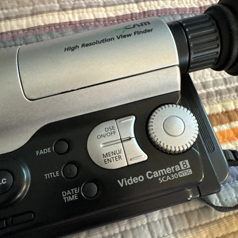 Samsung SCA30 Video Camera Recorder 8mm Player Camcorder UNTESTED No Charger